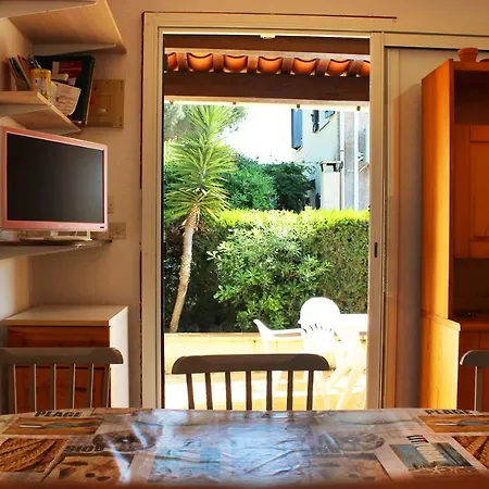 6 Pers, 2 Chambres, 2 Terrasses, Piscine Et Parking Proche Village Naturiste - Ref Berg87 فيلة